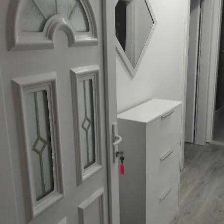 Mmm Apartment *